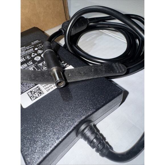 Dell AC Power Adapter Cable 19.5V 130W DELL-UD22 - Picture 4 of 8